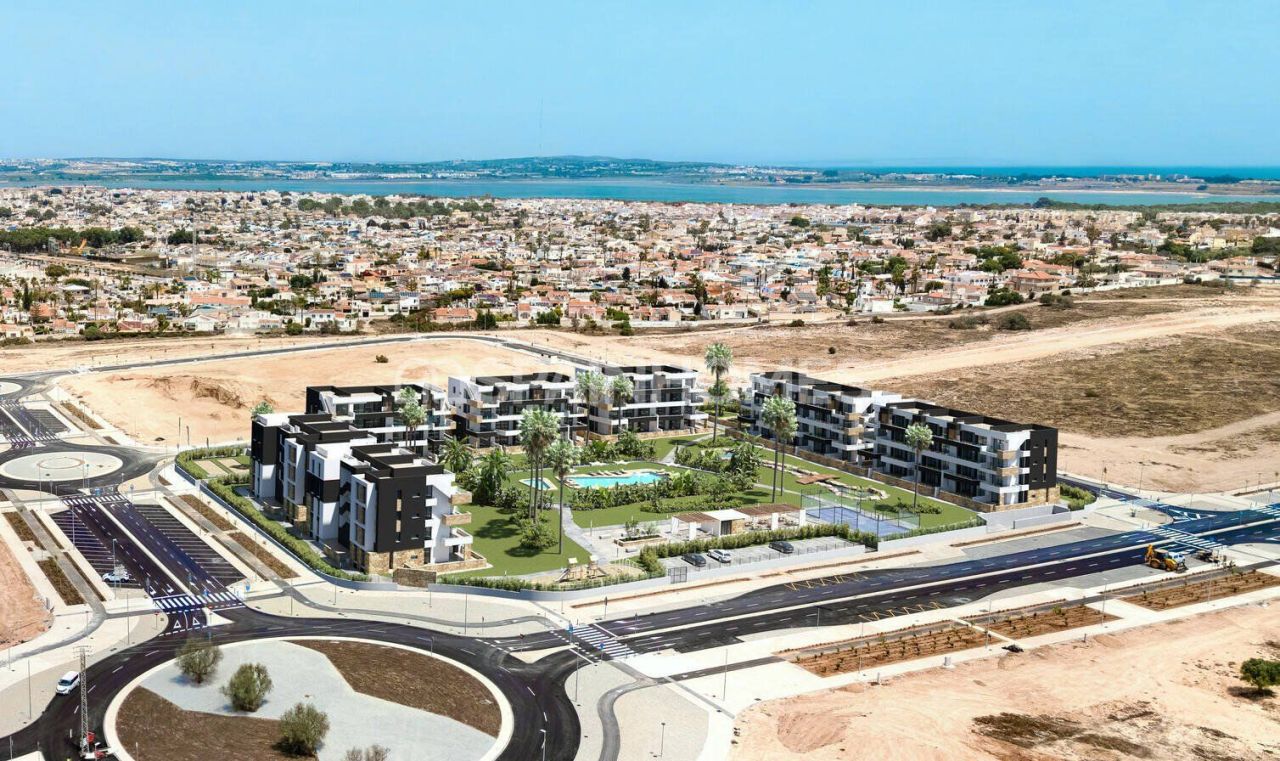 Attico a Torrevieja, Spagna, 81 m² - foto 1