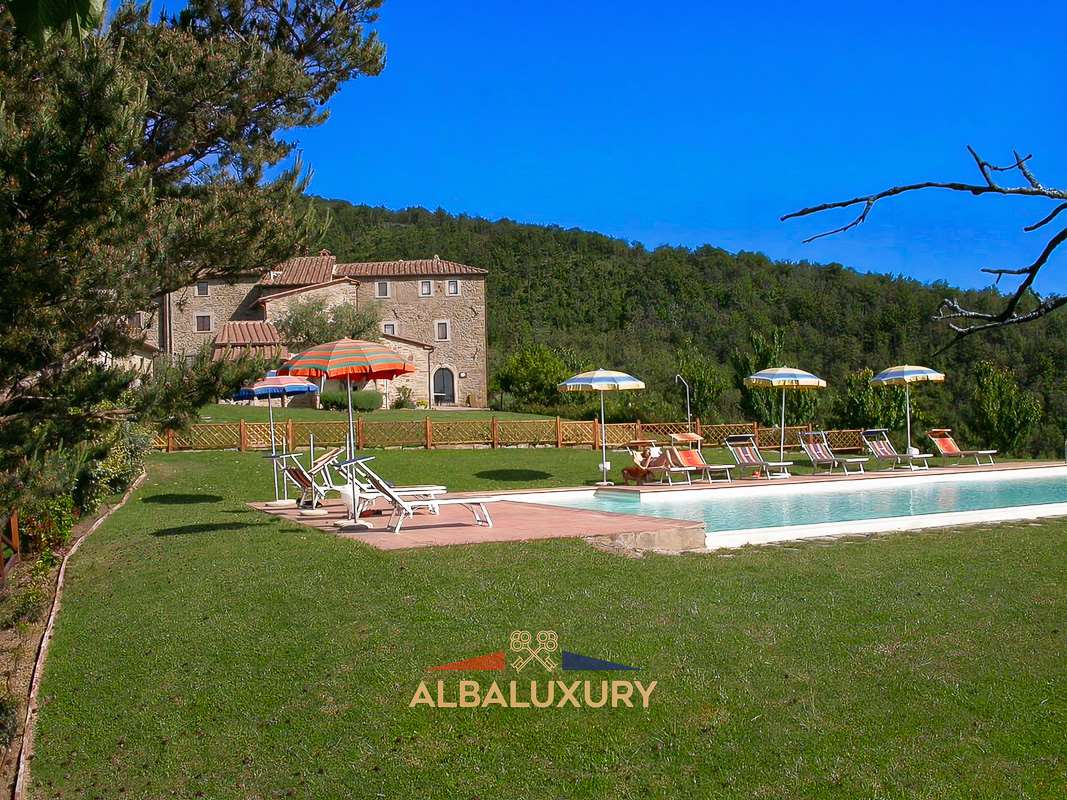 Apartment in Arezzo, Italy, 980 m² - picture 6