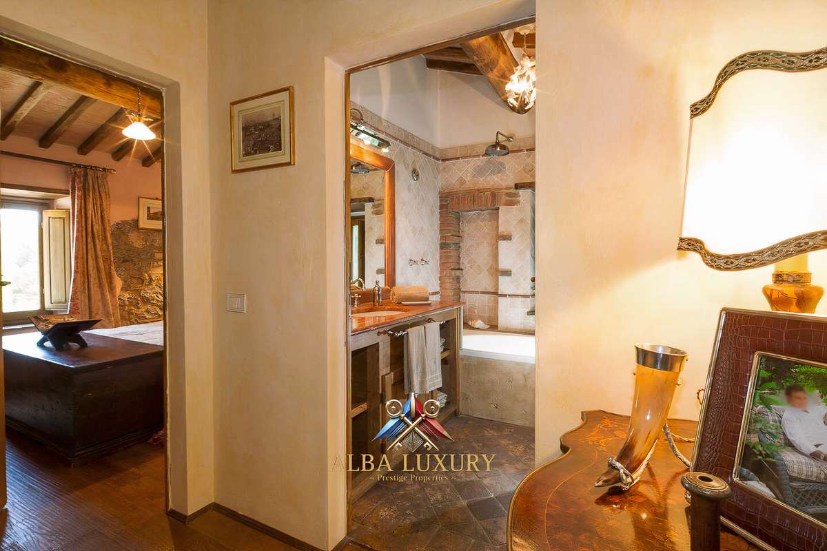 Villa Via Tiberio Gazzei, Italy, 510 m² - picture 8