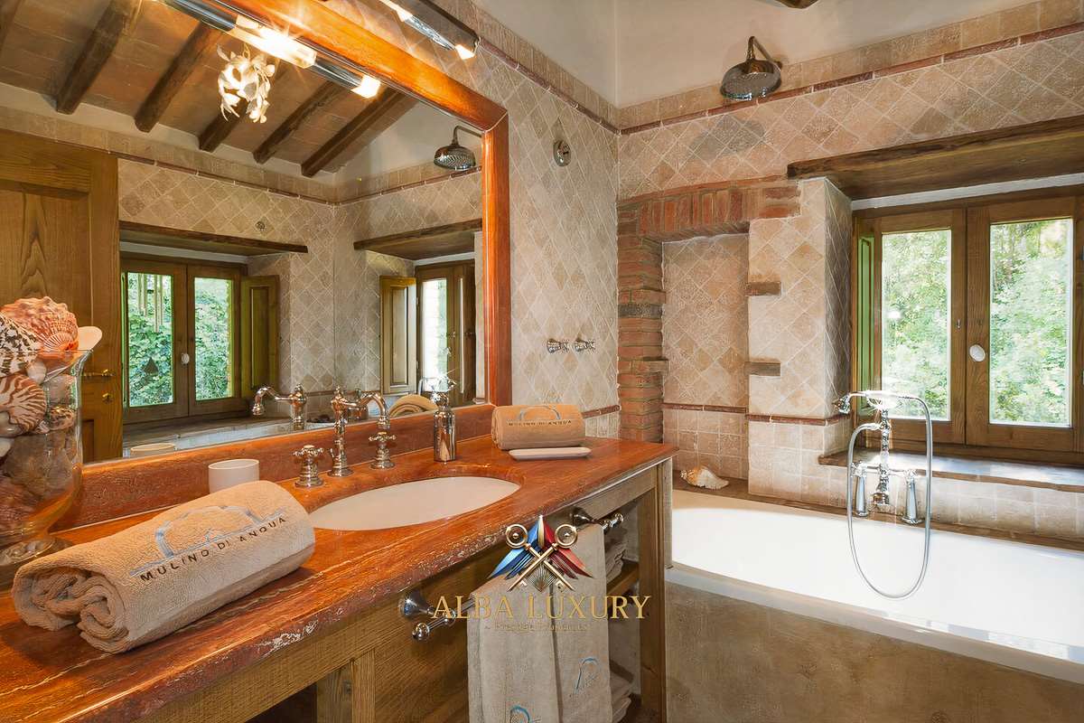 Villa Via Tiberio Gazzei, Italy, 510 m² - picture 9