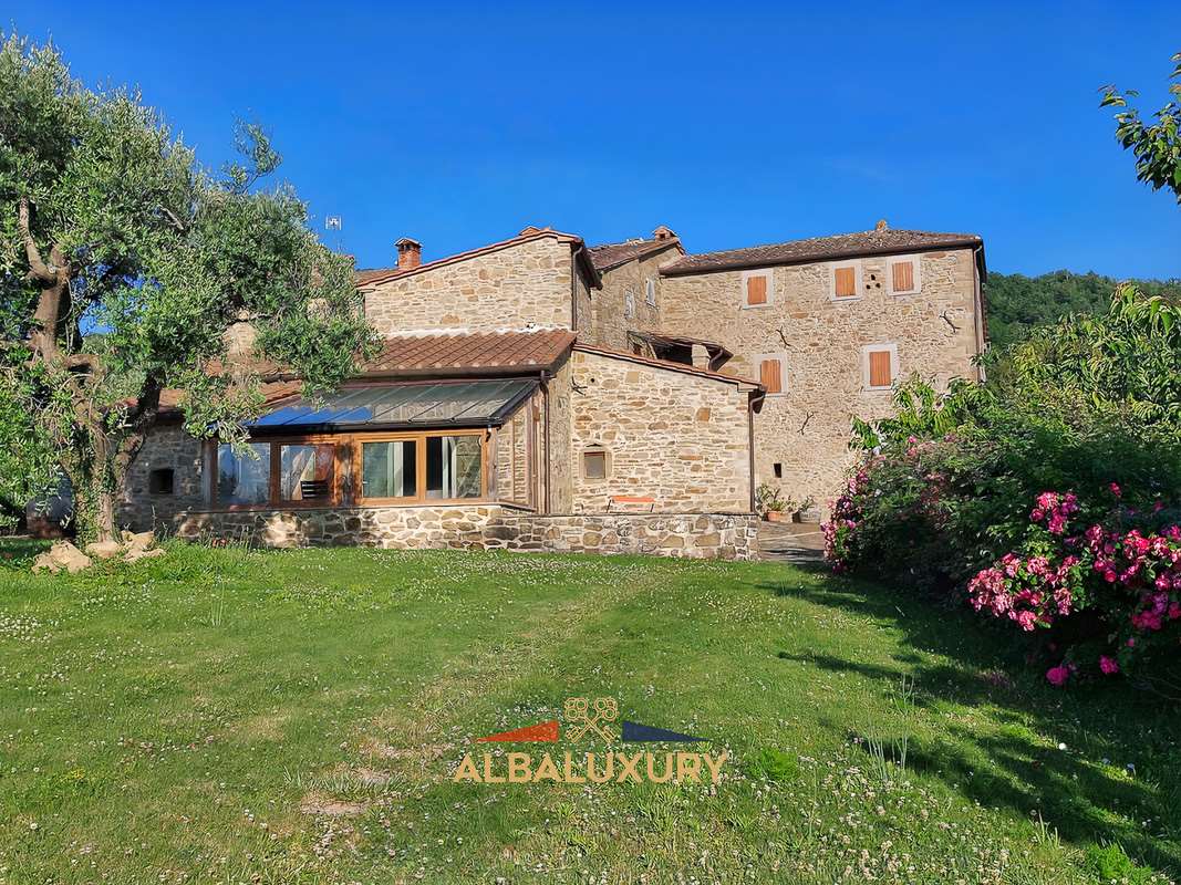 Apartment in Arezzo, Italy, 980 m² - picture 17