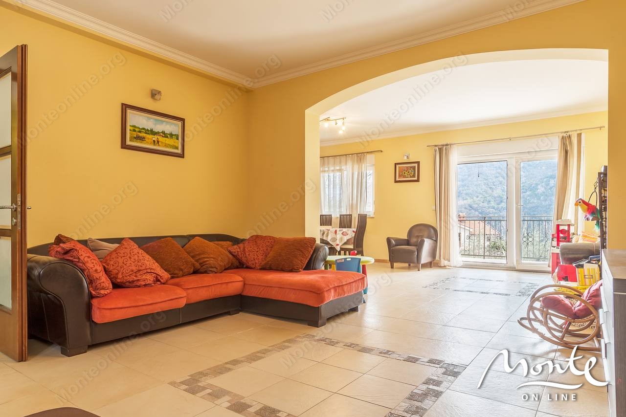 Villa a Morinj, Montenegro, 180 m² - foto 1