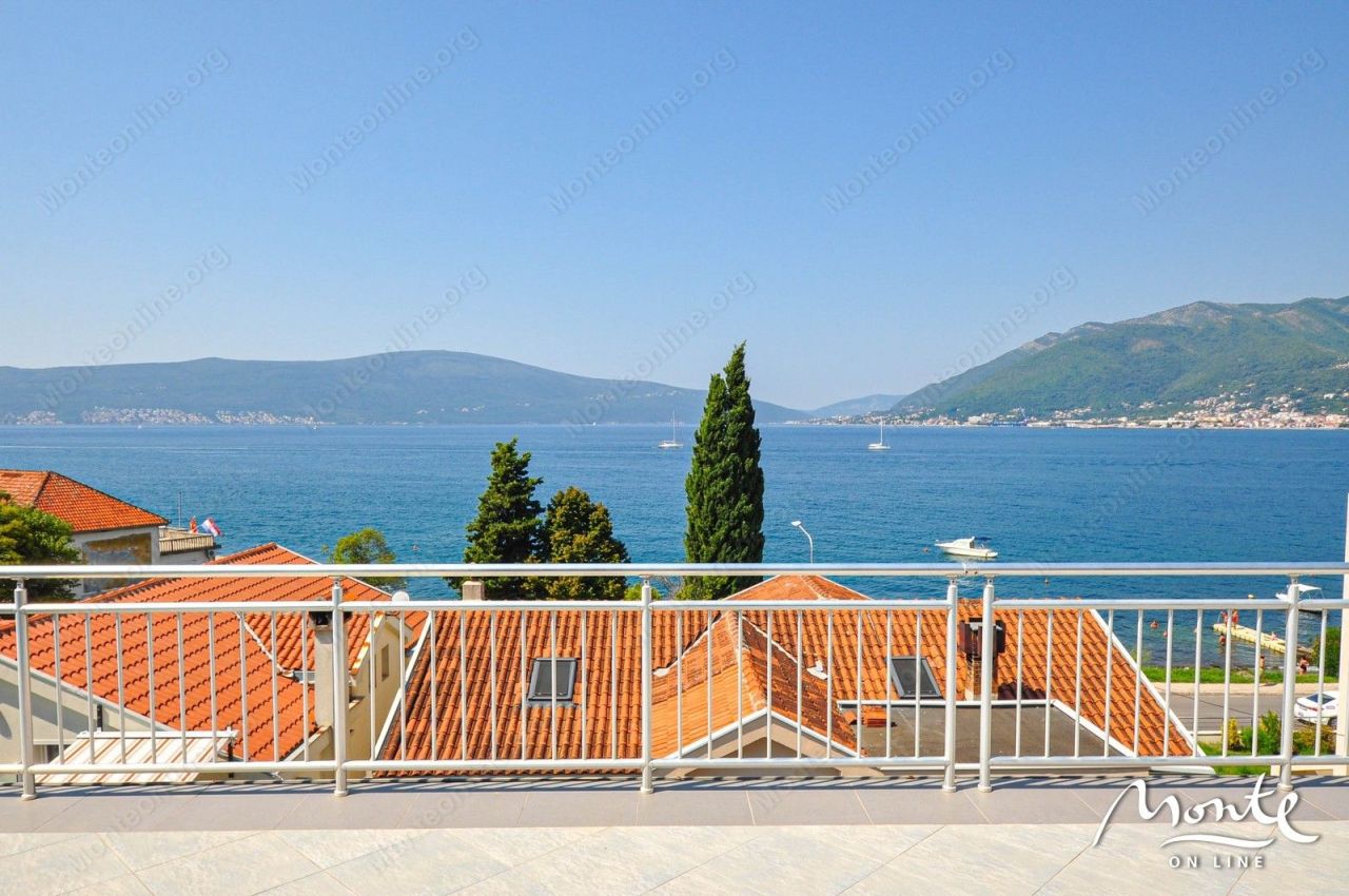 Projet d'investissement à Tivat, Monténégro, 220 m² - image 1