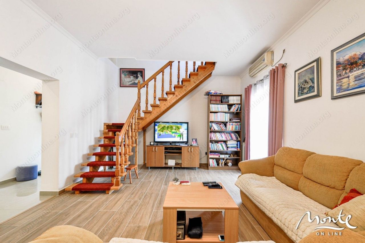 Appartamenti a Tivat, Montenegro, 116 m² - foto 1