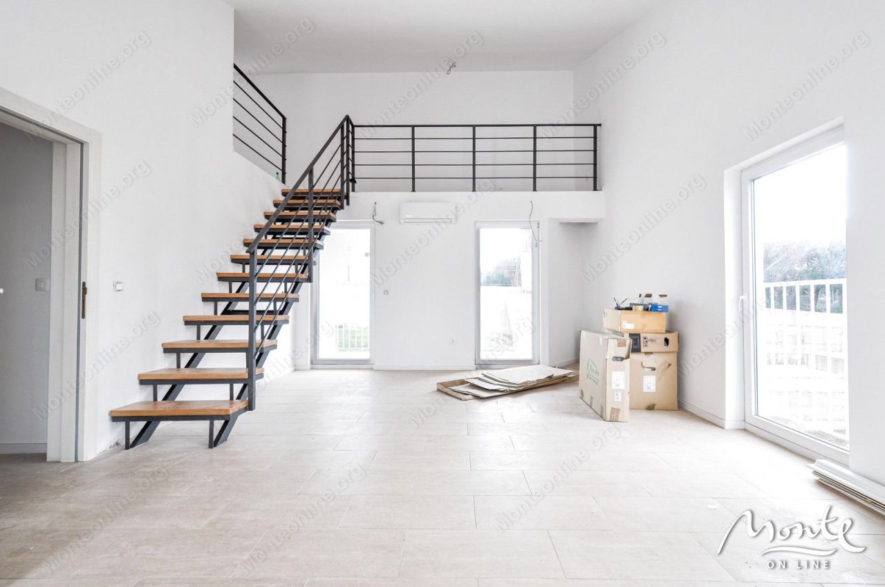 Appartamenti a Tivat, Montenegro, 124 m² - foto 1