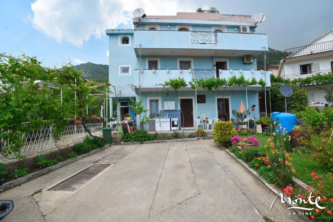 Hotel en Budva, Montenegro, 221 m² - imagen 1