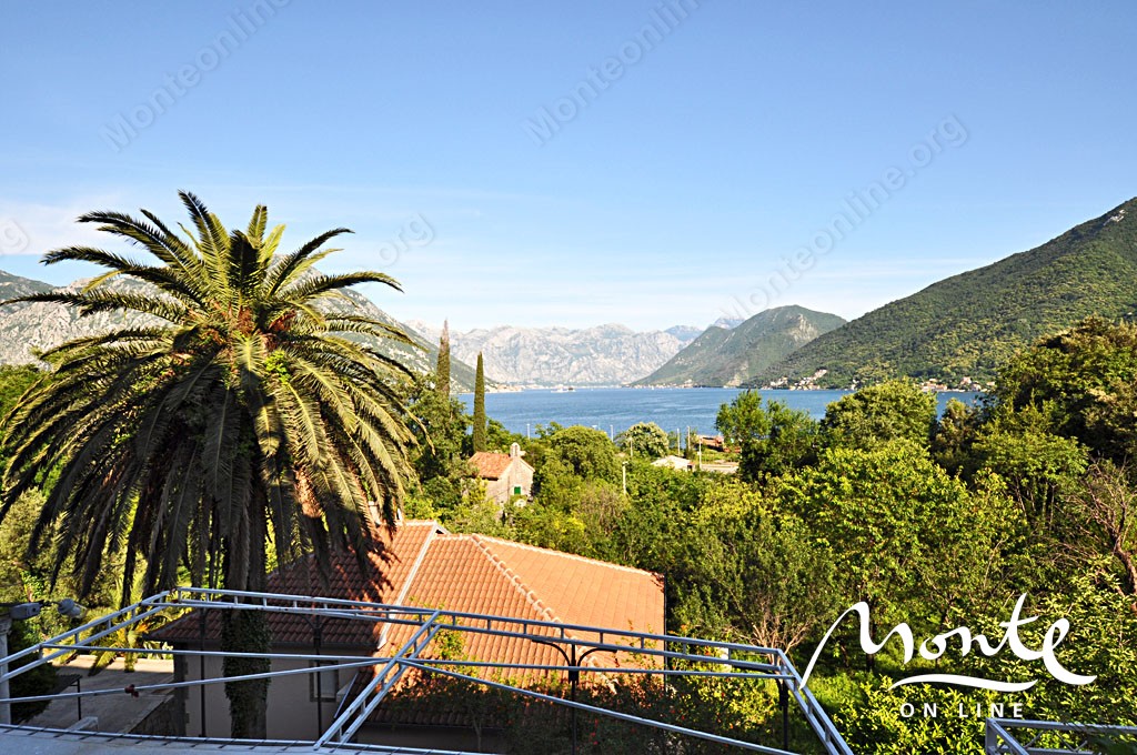 Villa en Morinj, Montenegro, 130 m² - imagen 1
