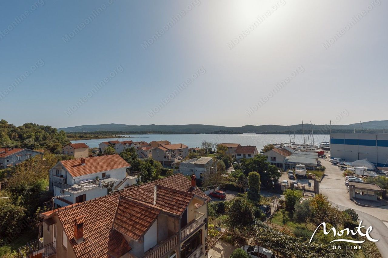 Appartamenti a Tivat, Montenegro, 106 m² - foto 2