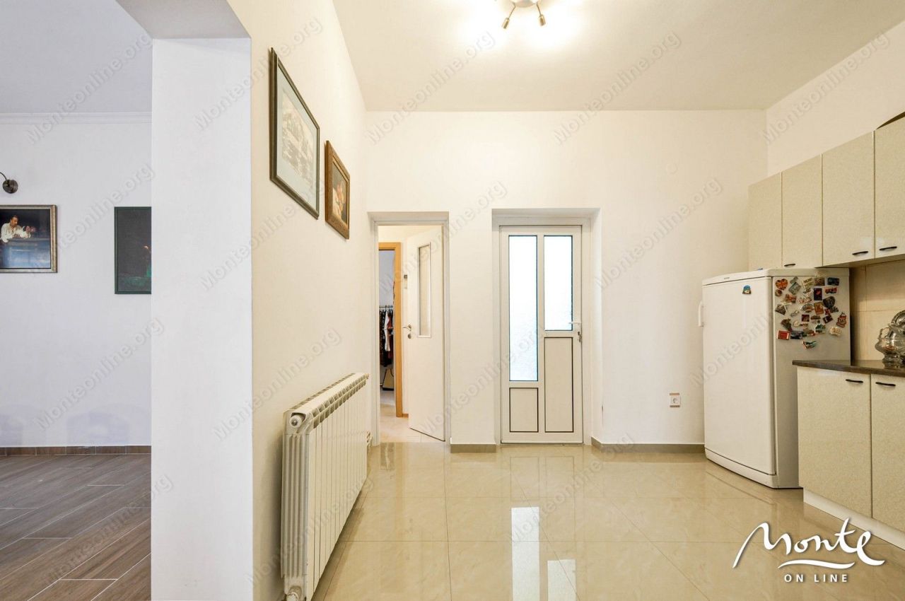 Appartement à Tivat, Monténégro, 116 m² - image 3