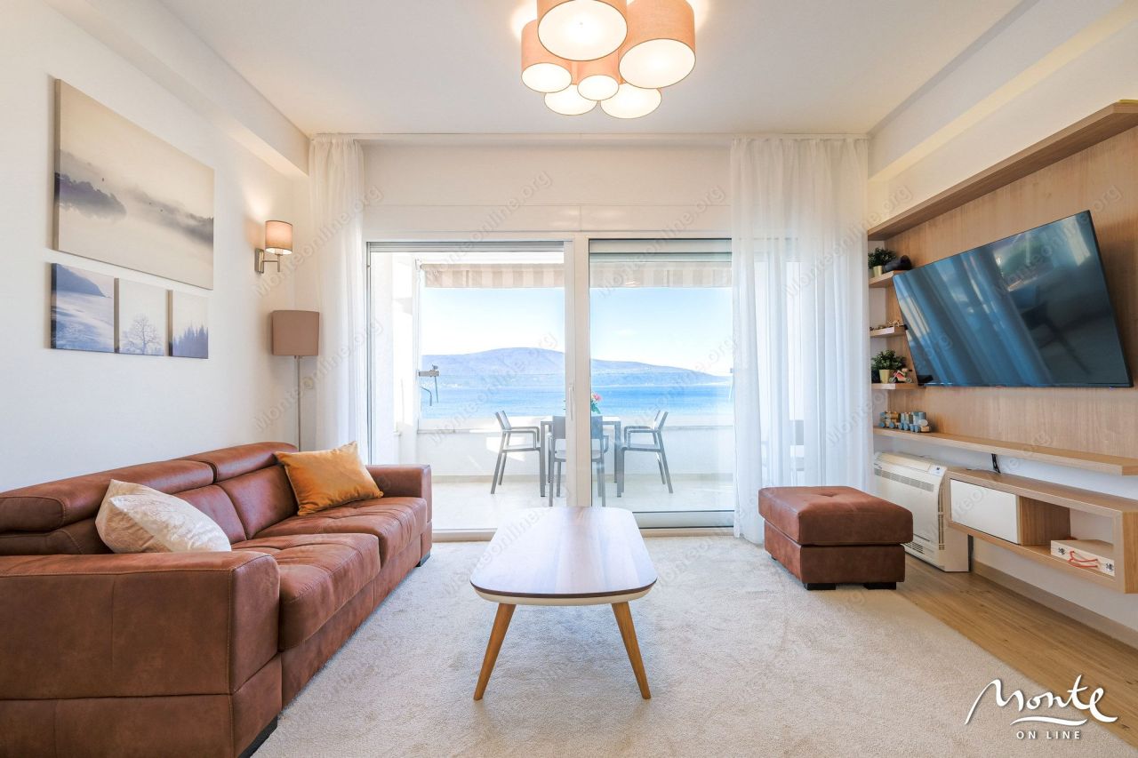 Apartment in Tivat, Montenegro, 66 m² - picture 3