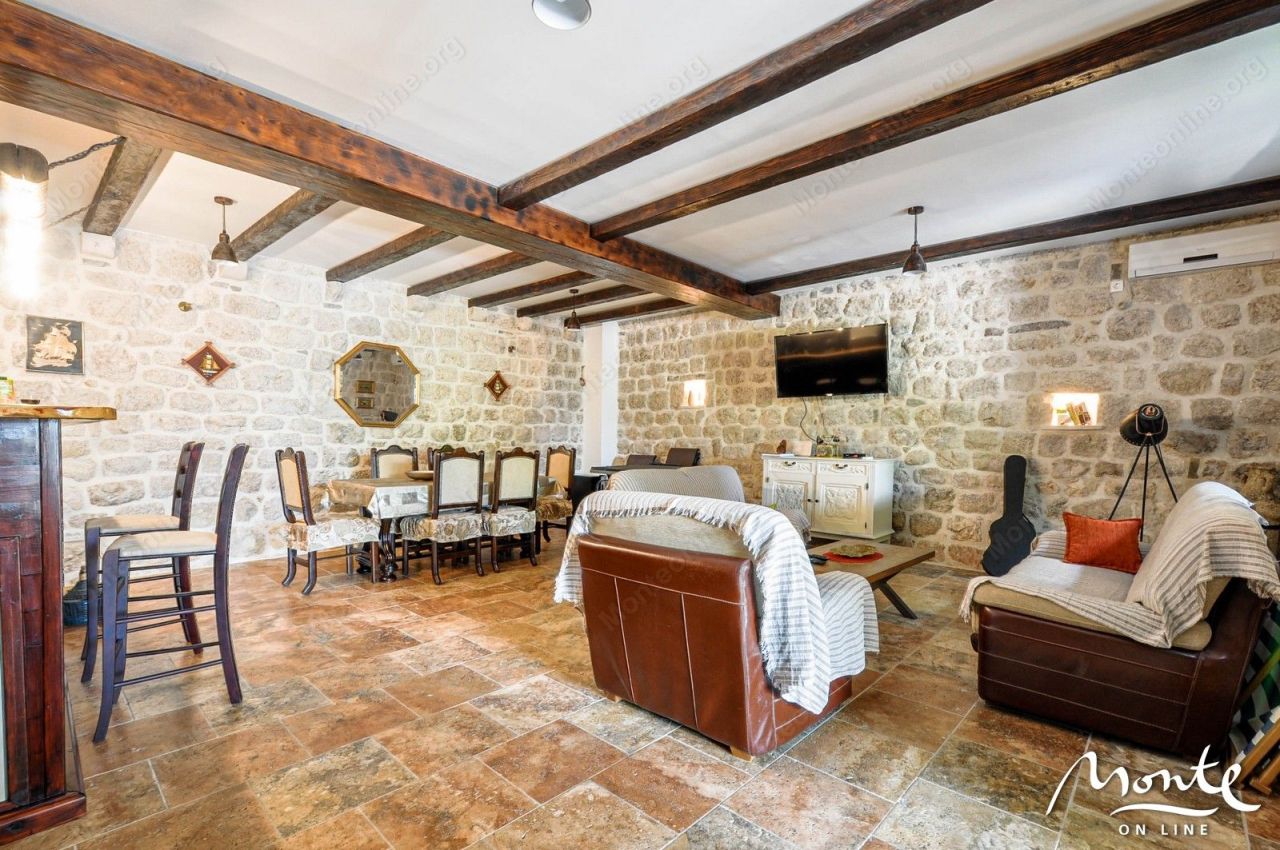 Villa en Dobrota, Montenegro, 415 m² - imagen 3