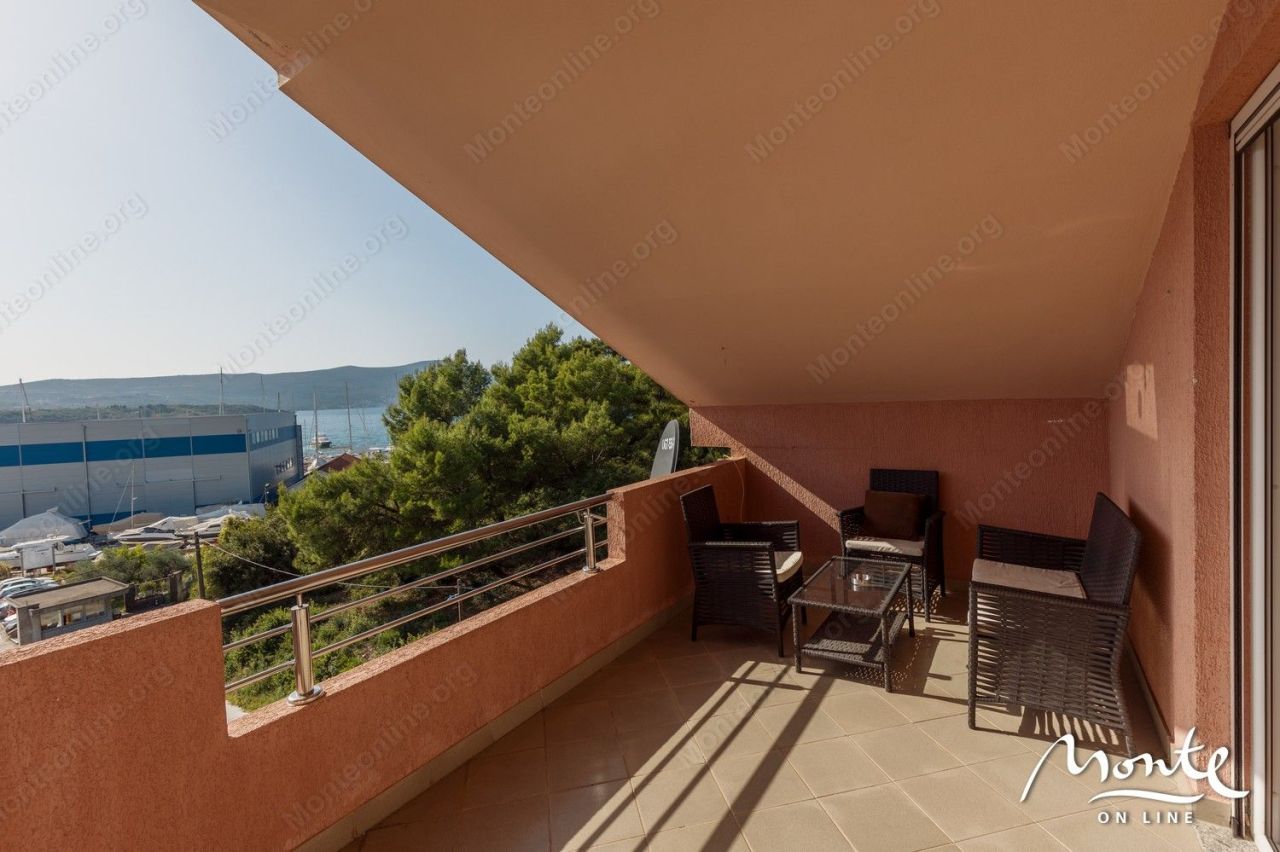 Appartamenti a Tivat, Montenegro, 106 m² - foto 4