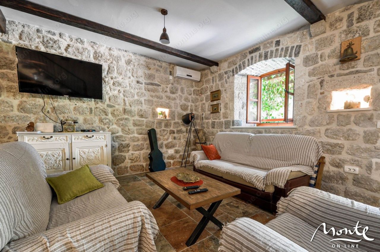 Villa en Dobrota, Montenegro, 415 m² - imagen 5