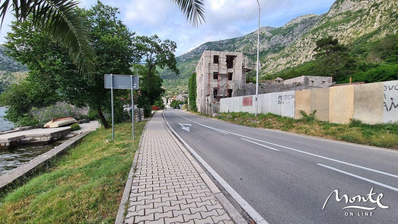 Terrain à Risan, Monténégro, 1 800 m² - image 6