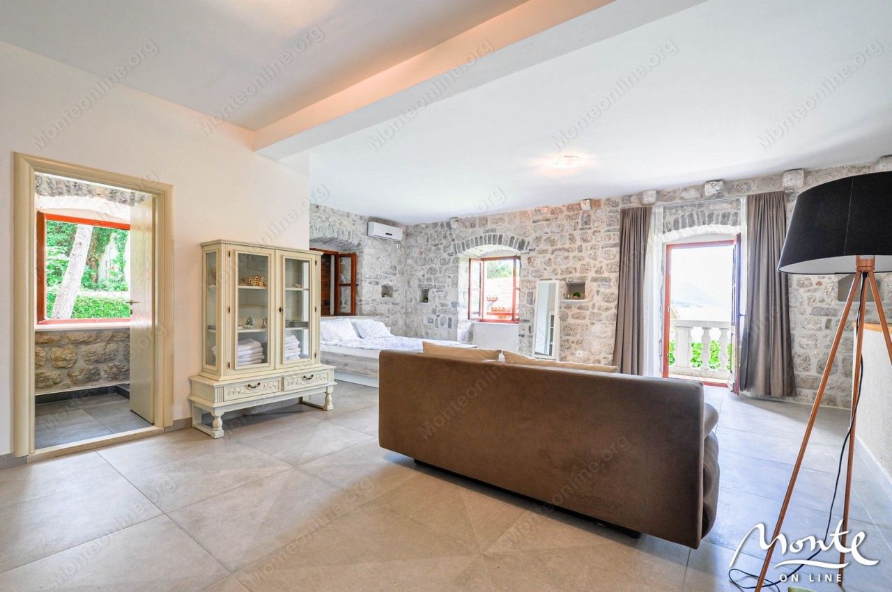 Villa en Dobrota, Montenegro, 415 m² - imagen 9