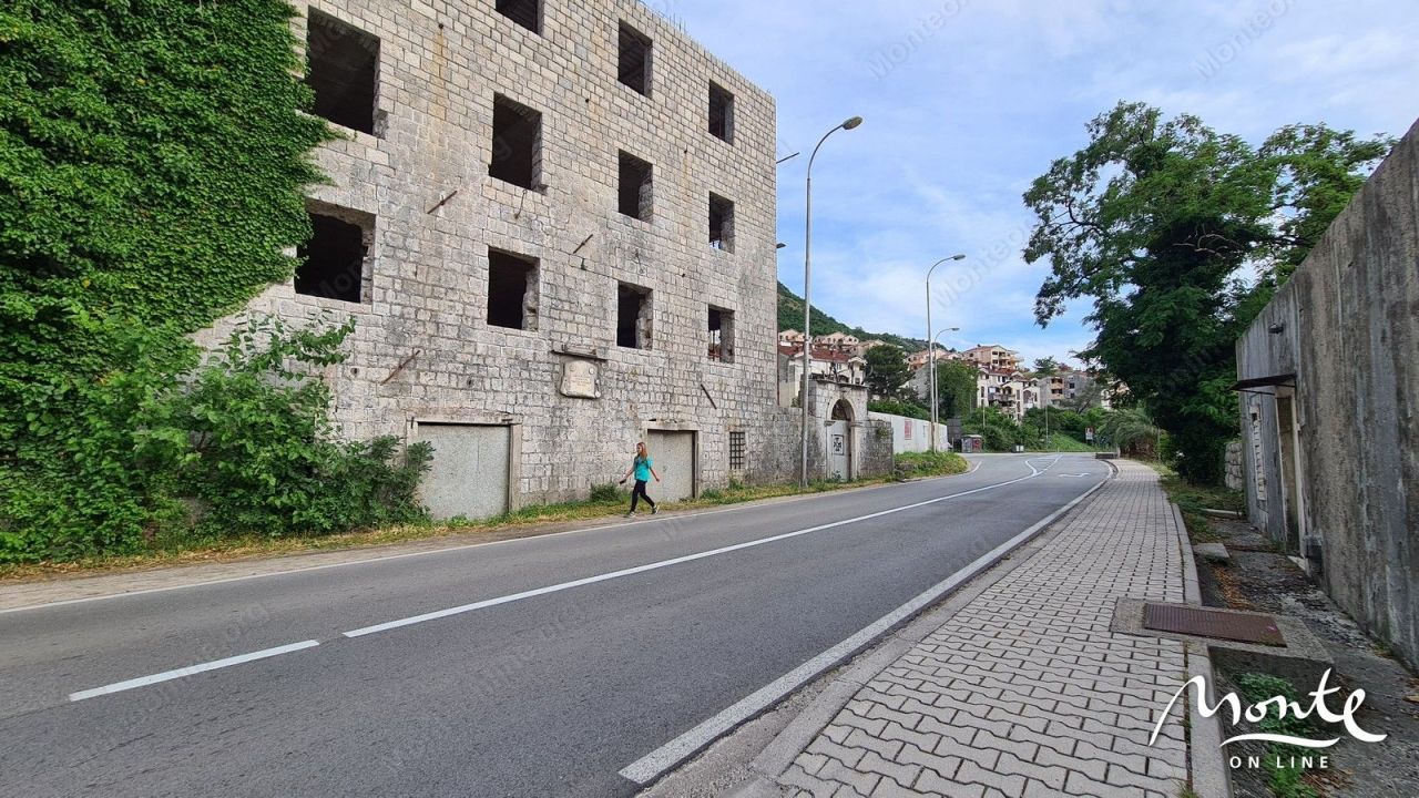 Terrain à Risan, Monténégro, 1 800 m² - image 10