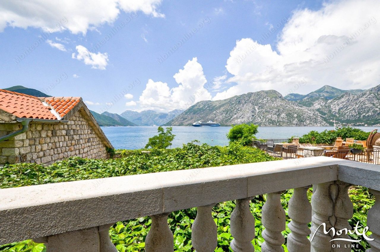 Villa en Dobrota, Montenegro, 415 m² - imagen 10