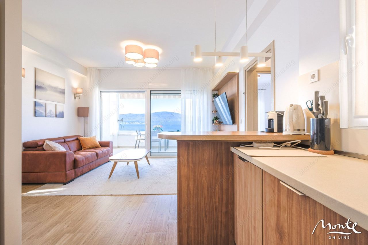 Apartment in Tivat, Montenegro, 66 m² - picture 11