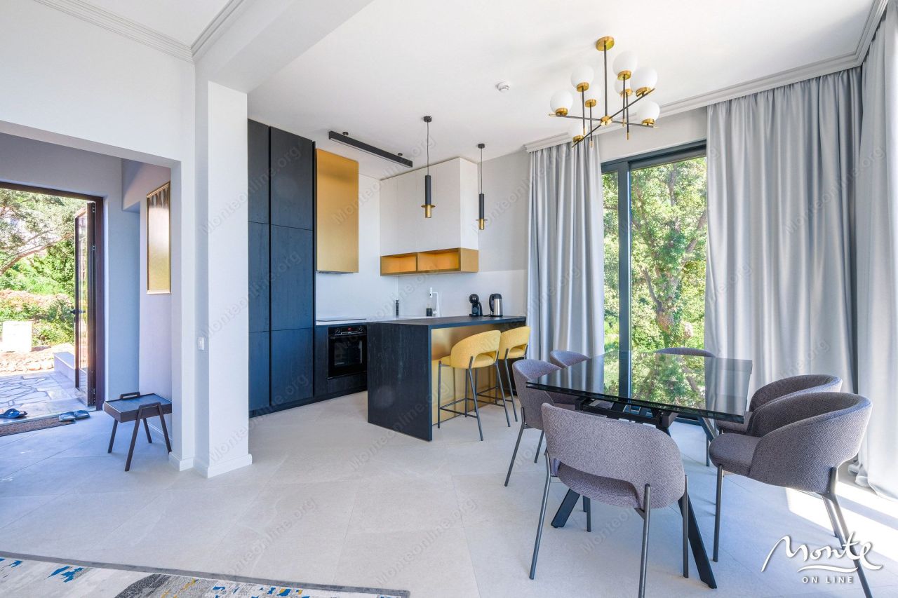 Villa en Rezevici, Montenegro, 220 m² - imagen 12