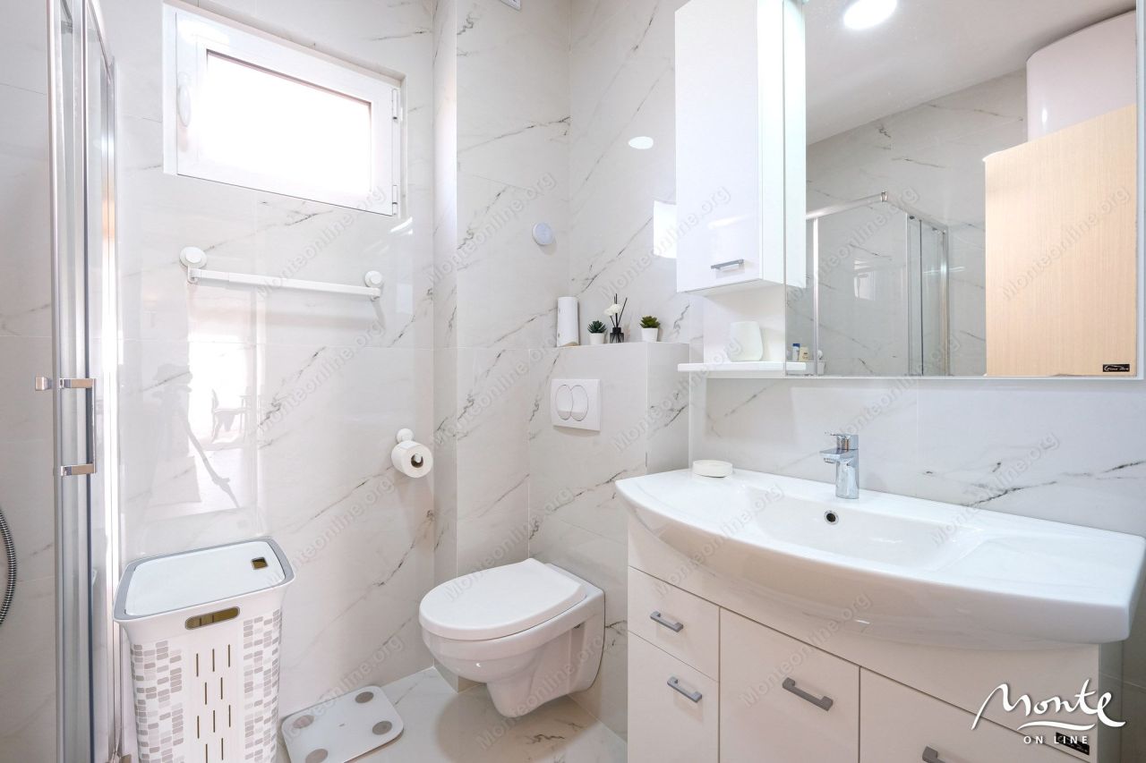 Apartment in Tivat, Montenegro, 66 m² - picture 16