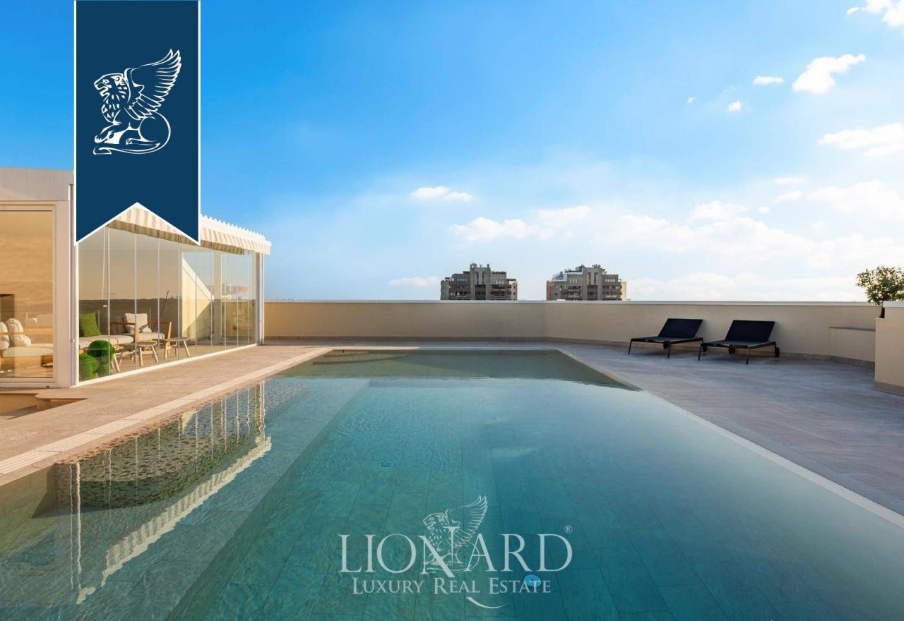 Apartment in Milan, Italy, 580 m² - picture 3