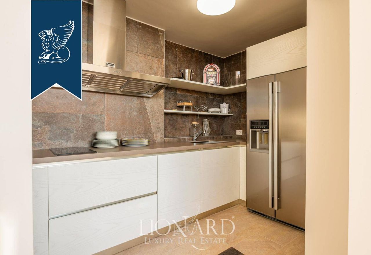 Apartment in Milan, Italy, 580 m² - picture 10