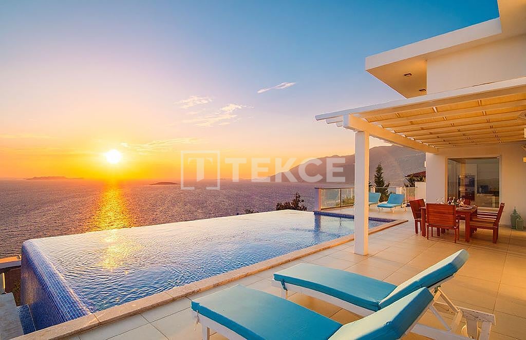 Villa in Kaş, Turkey, 330 m² - picture 1