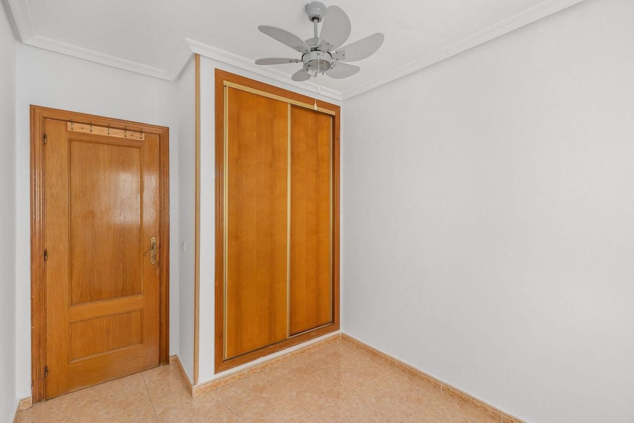 Penthouse in Torrevieja, Spain, 77 m² - picture 13