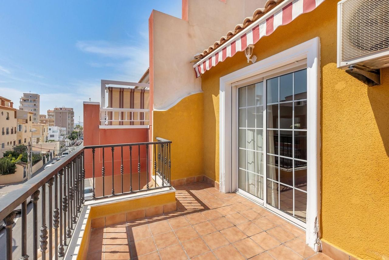 Attico a Torrevieja, Spagna, 77 m² - foto 1