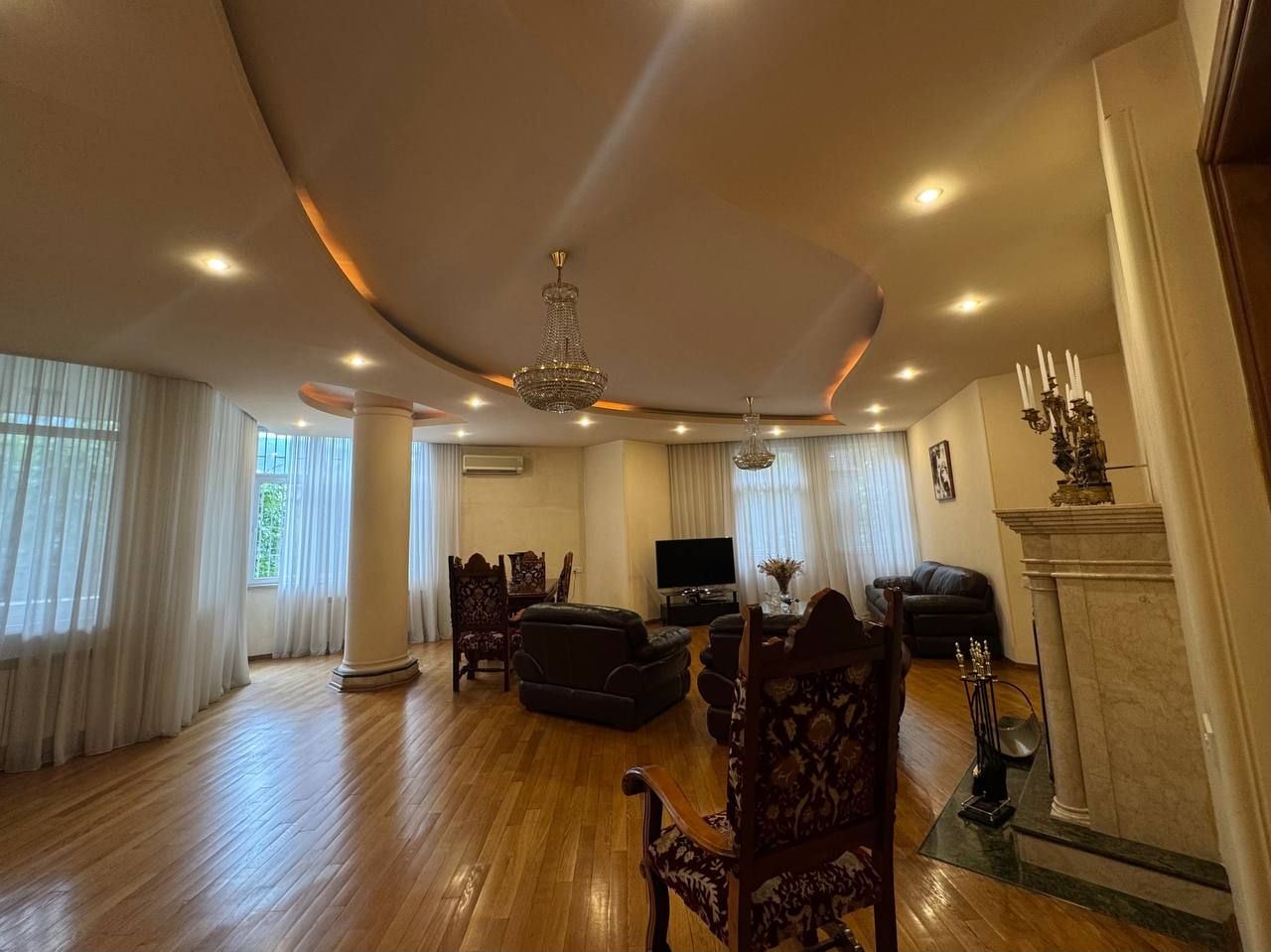 Appartamento a Tbilisi, Georgia, 220 m² - foto 1
