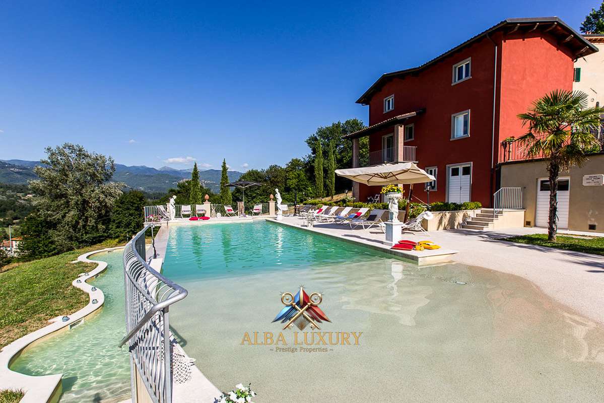 Villa Via Alberto Bertolini, Italia, 1 200 m² - foto 1