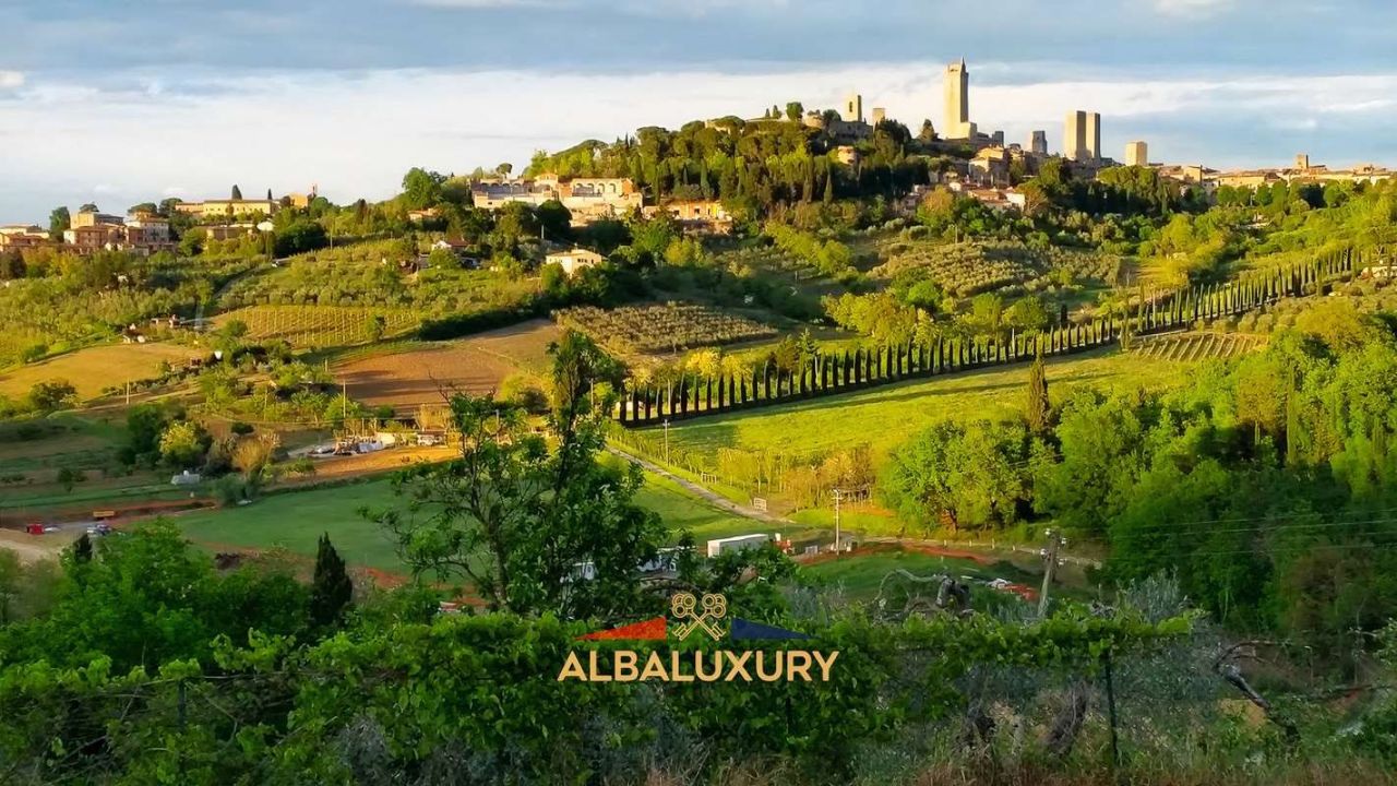 Villa in San Gimignano, Italy, 1 000 m² - picture 5