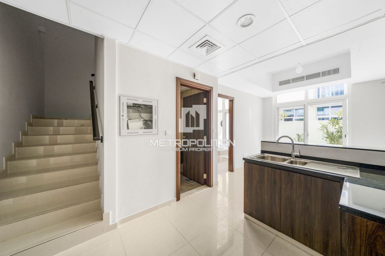 Casa adosada en Dubái, EAU, 112 m² - imagen 6