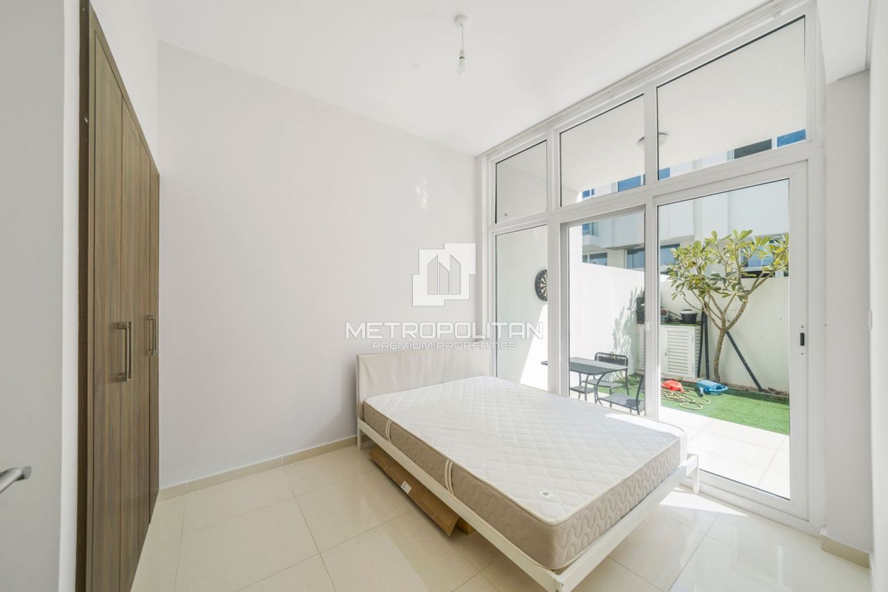 Casa adosada en Dubái, EAU, 112 m² - imagen 9