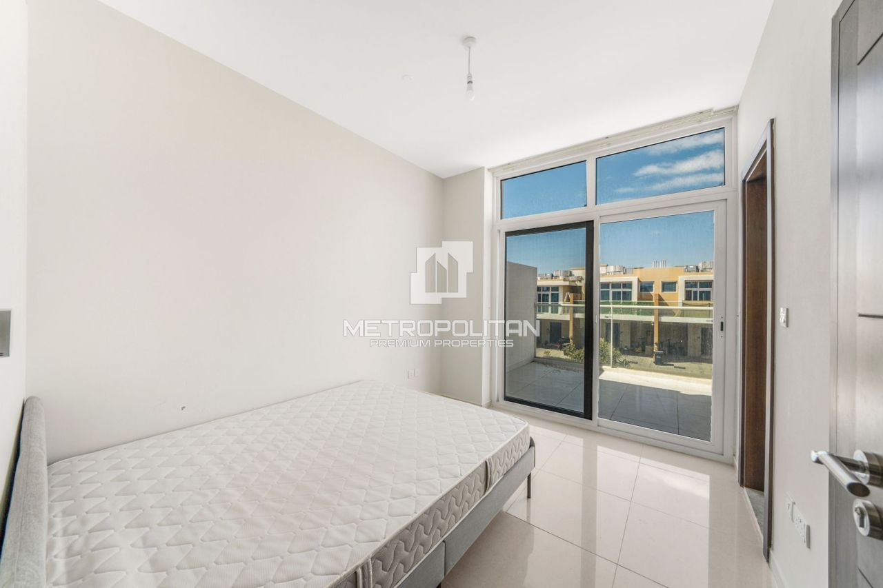 Casa adosada en Dubái, EAU, 112 m² - imagen 19