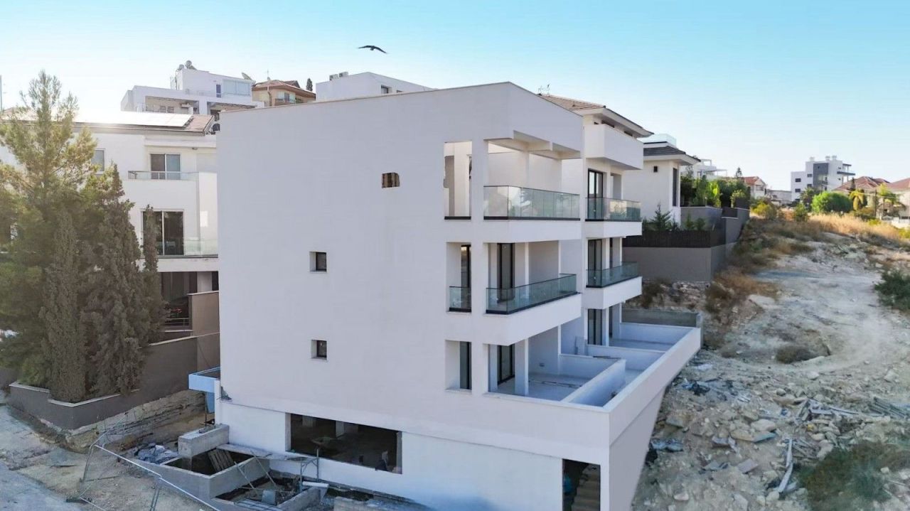 Apartment in Limassol, Cyprus, 56 m² - picture 2