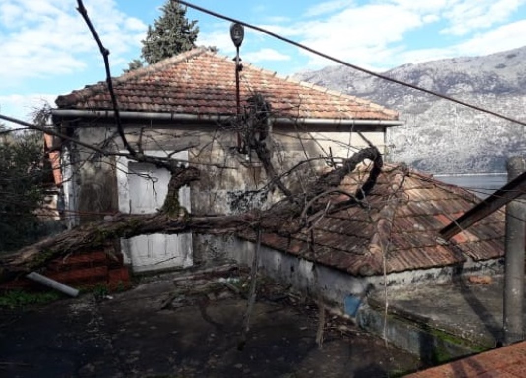 Terreno en Stoliv, Montenegro, 4 600 m² - imagen 5