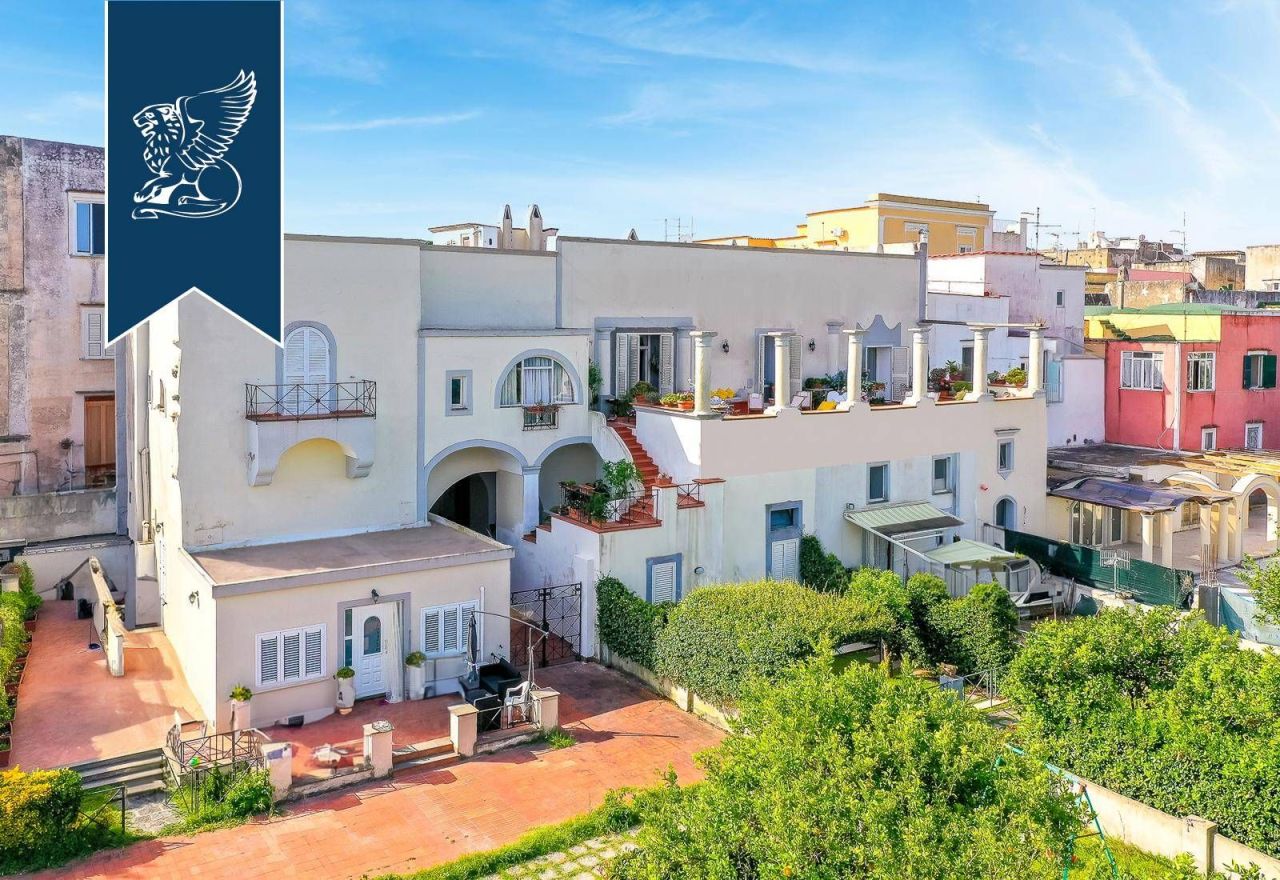 Villa a Napoli, Italia, 310 m² - foto 6