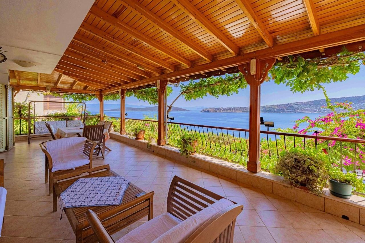 Villa in Bodrum, Türkei, 500 m² - Foto 1
