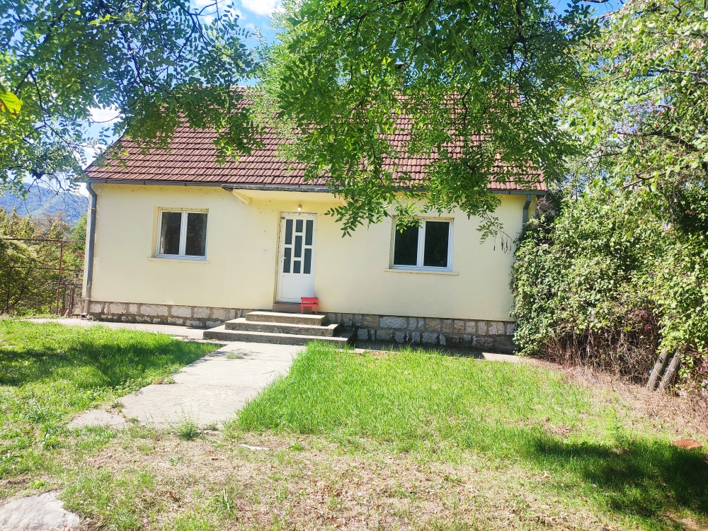 Casa en Nikšić, Montenegro, 98 m² - imagen 1
