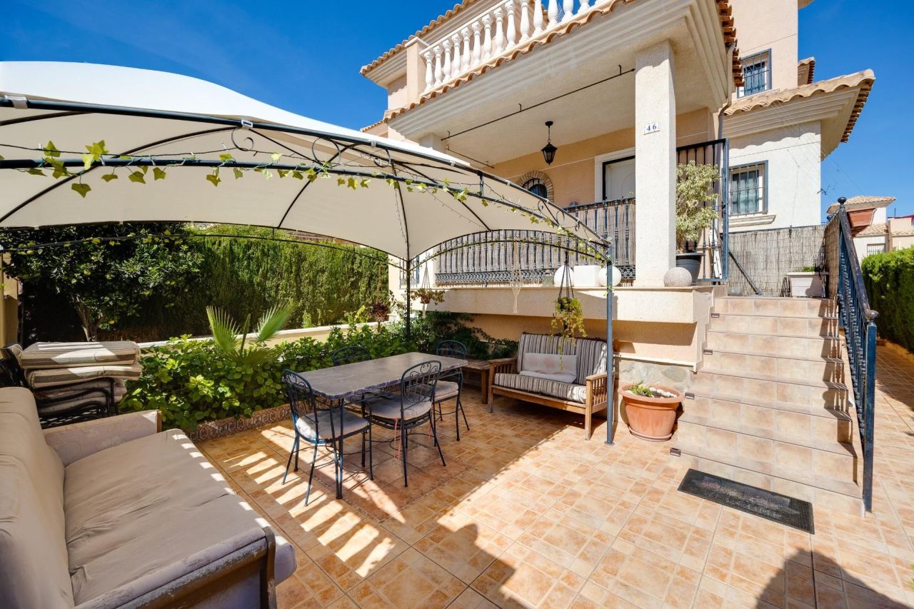 Villa à Orihuela Costa, Espagne, 191 m² - image 2