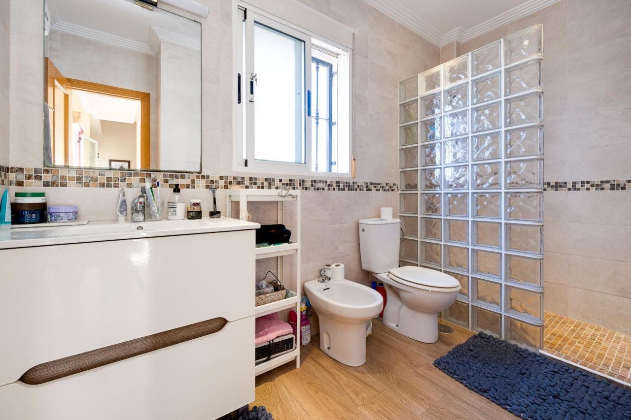 Villa à Orihuela Costa, Espagne, 191 m² - image 11