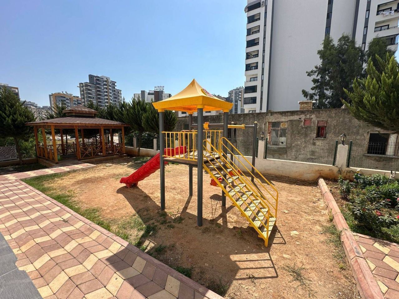 Flat in Mersin, Turkey, 97 m² - picture 3