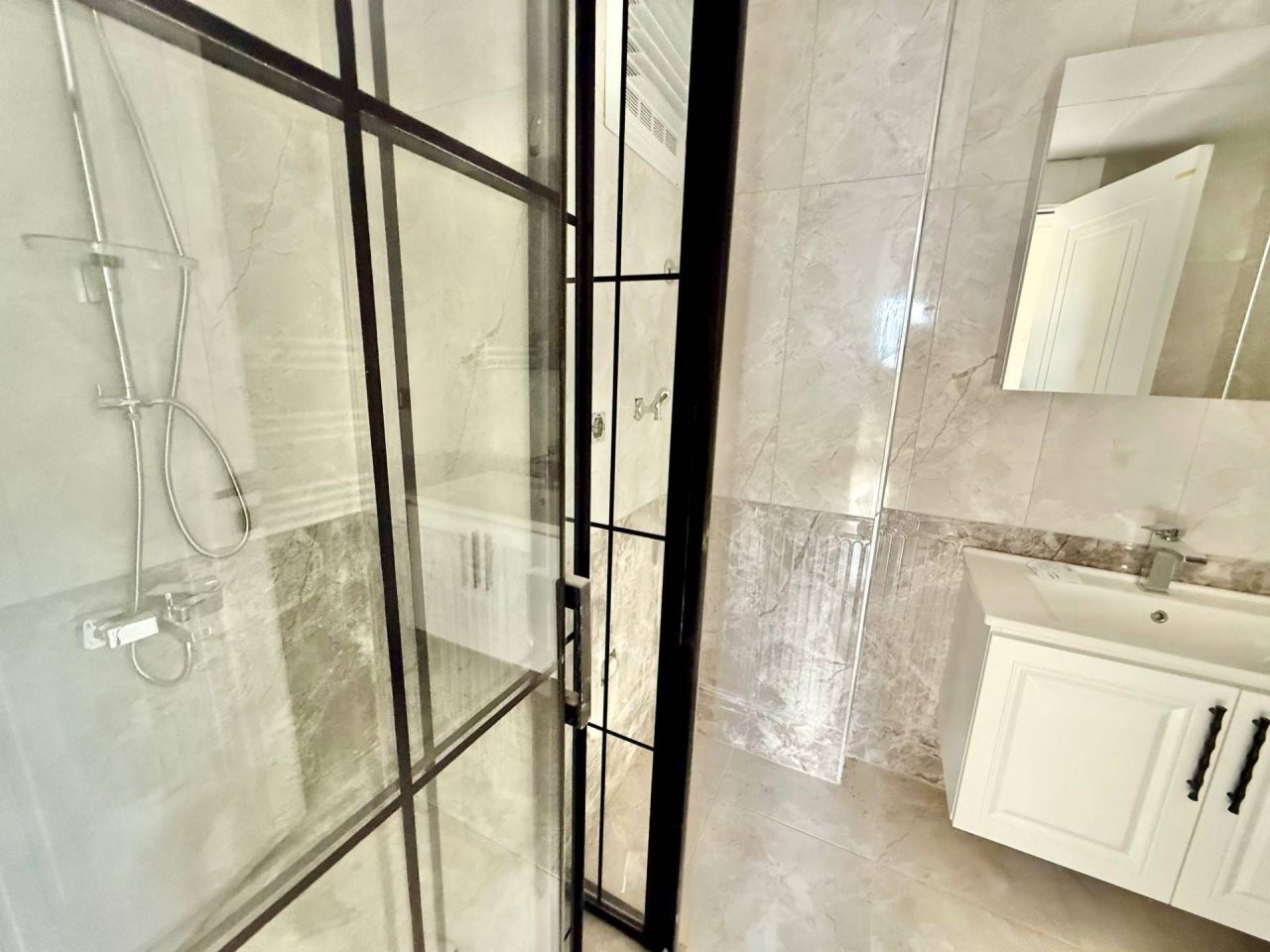 Piso en Mersin, Turquia, 95 m² - imagen 10