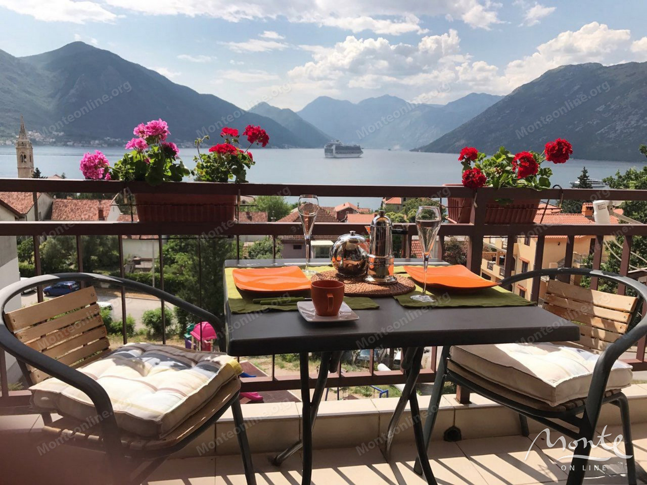 Appartamenti a Dobrota, Montenegro, 63 m² - foto 1