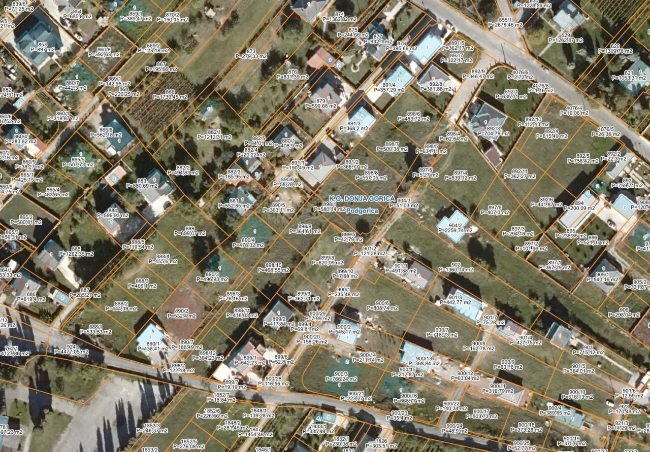 Land in Podgorica, Montenegro, 932 m² - picture 2