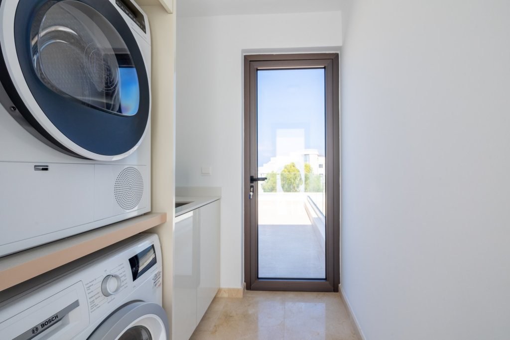 Flat in Paphos, Cyprus - picture 19