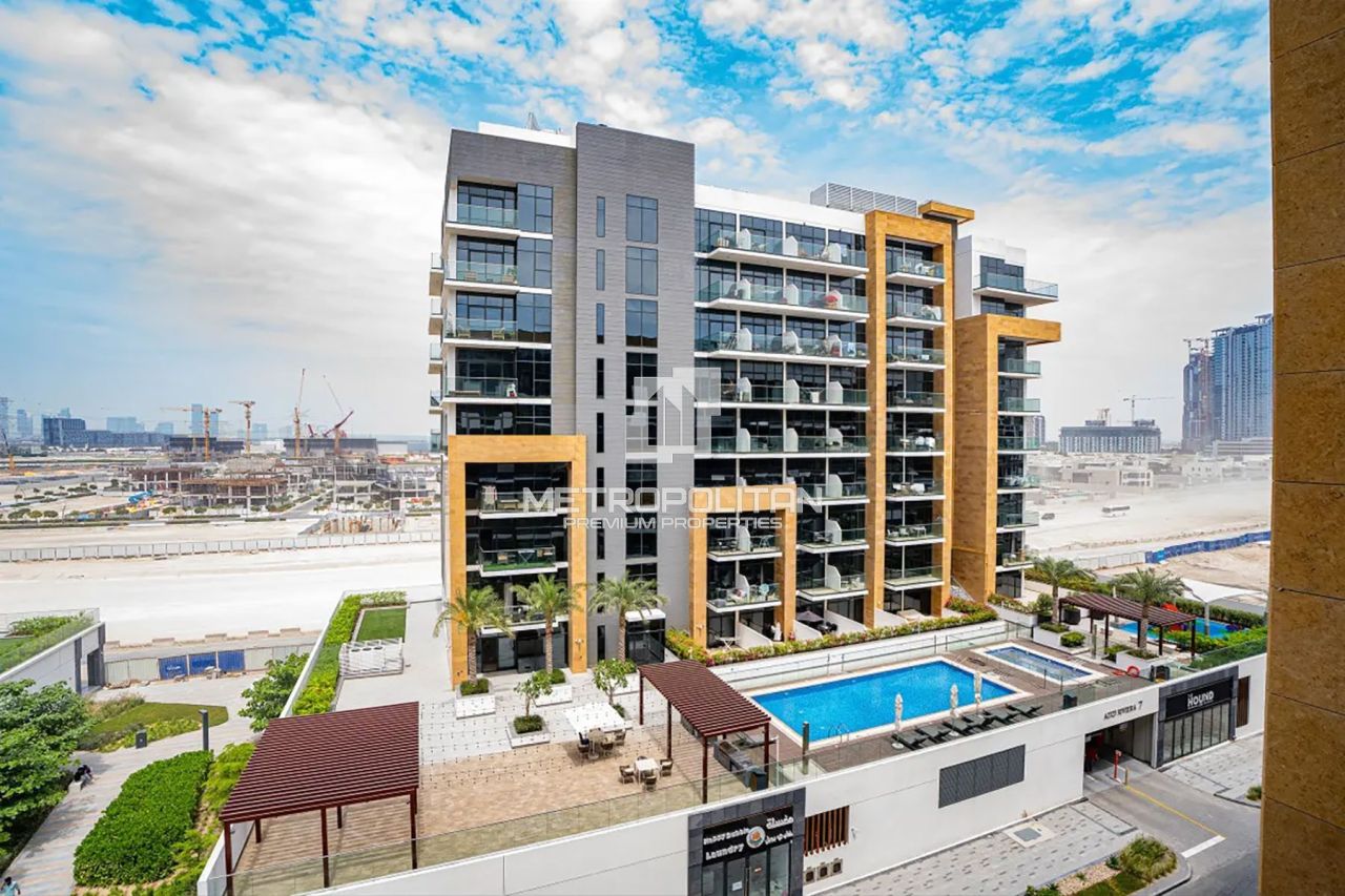 Apartment in Dubai, UAE, 69 m² - picture 1