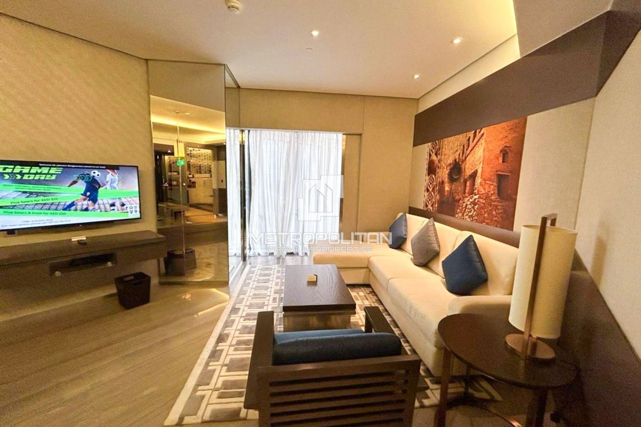 Apartment in Dubai, UAE, 100 m² - picture 1