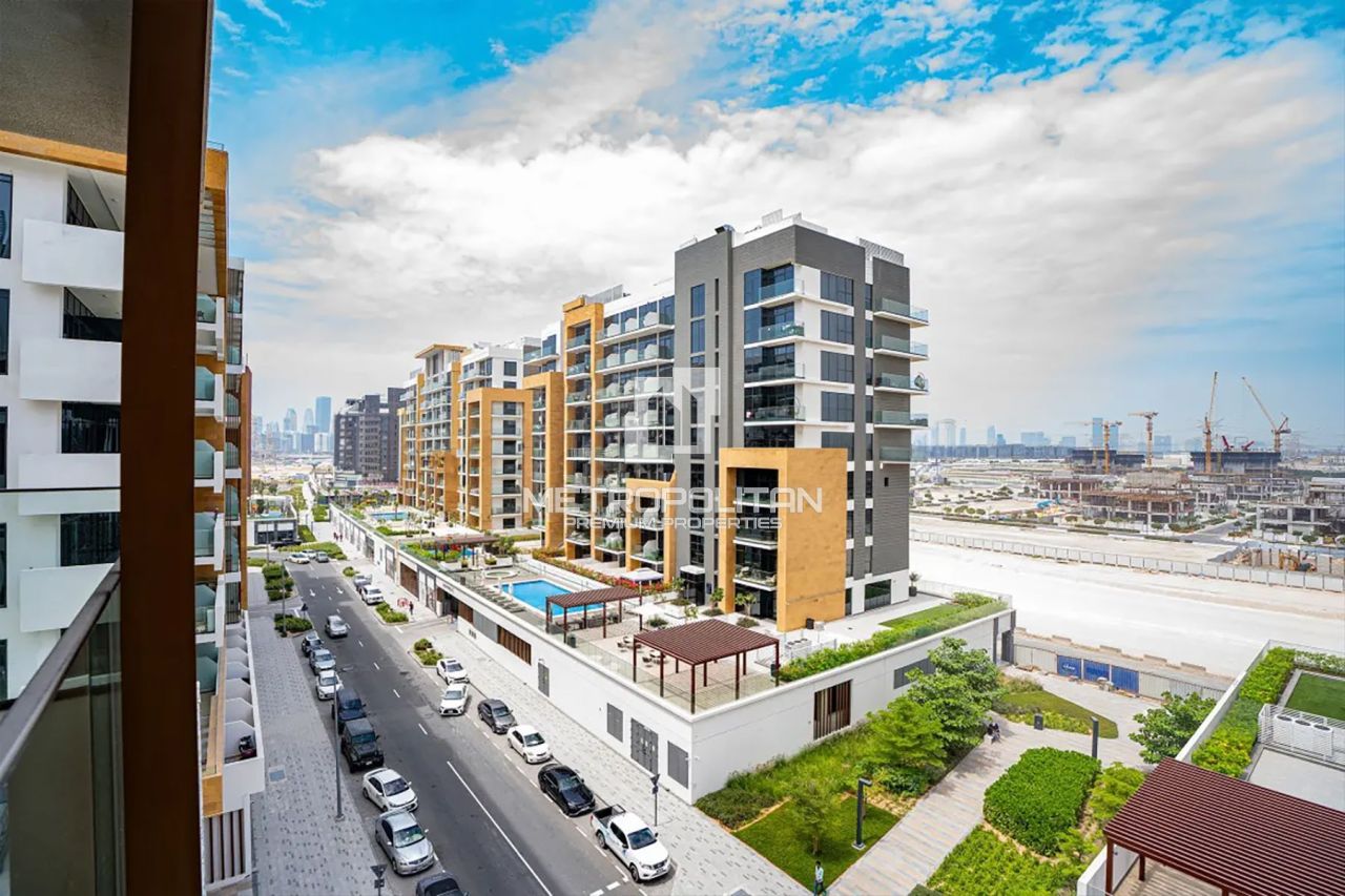 Apartment in Dubai, UAE, 69 m² - picture 1